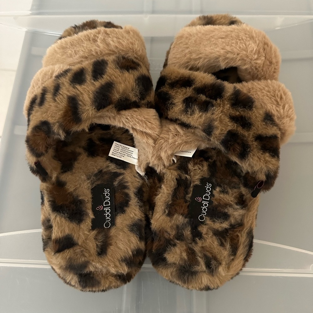 Cuddl Duds open toe furry slippers